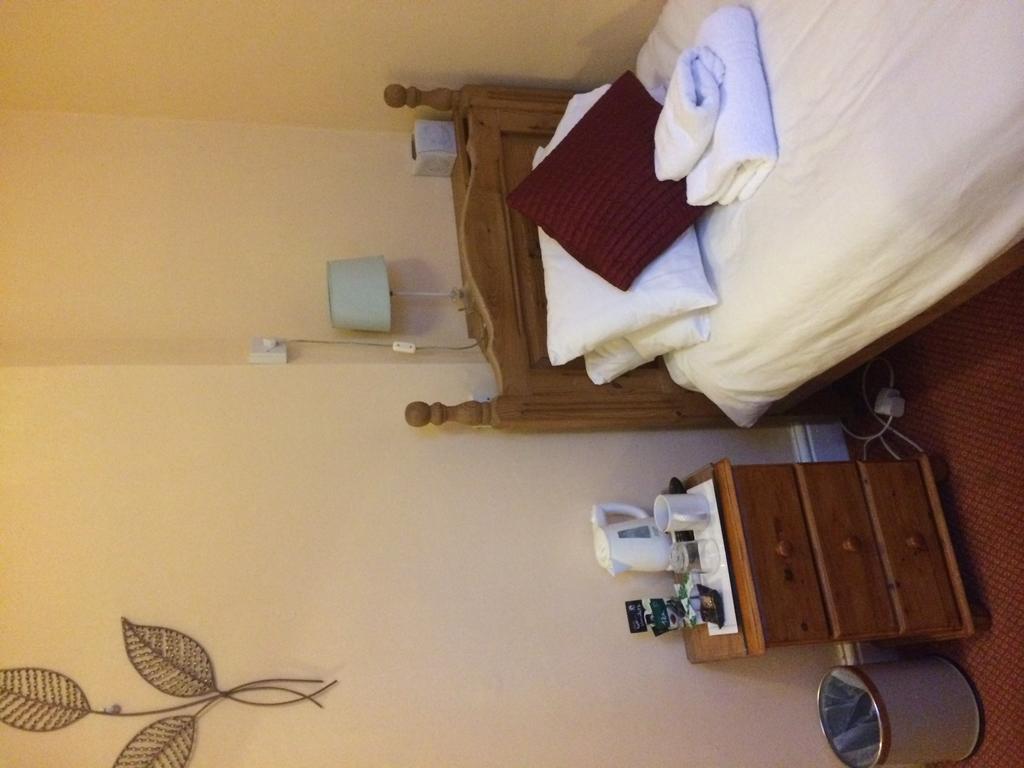 Railway Hotel Faversham Room photo